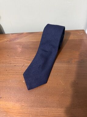 Vintage Yves Saint Laurent navy men’s neck tie.